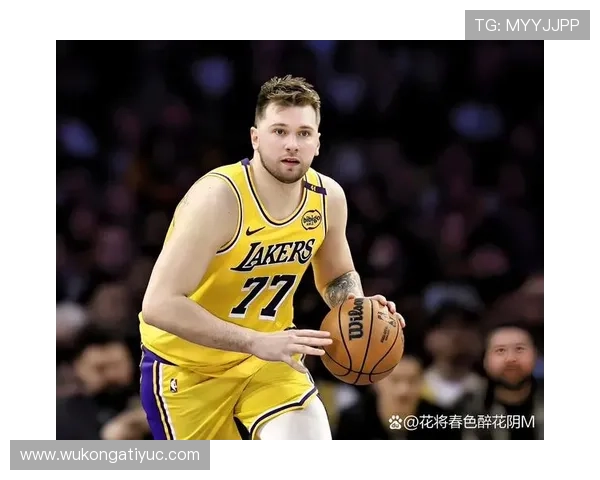 东契奇半夜开豪车到郊区，邻居还以为是明星聚会呢！