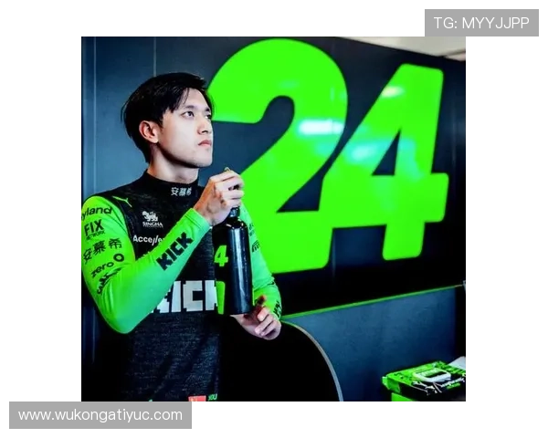 周冠宇开F1回家顺路接娃？这通勤方式也太离谱了