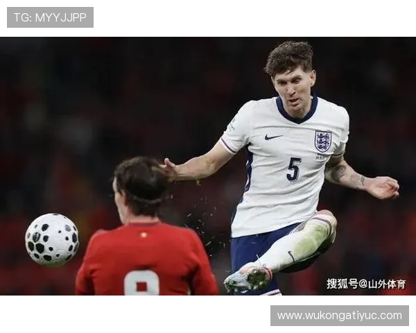 约翰·斯通斯：从失误中卫到顶级中卫的成长逆袭解析