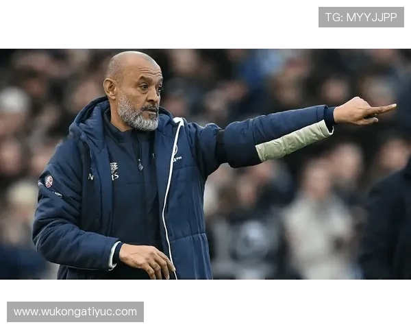 切尔西关键战表现持续下降，当前问题显现对赛季走势造成影响